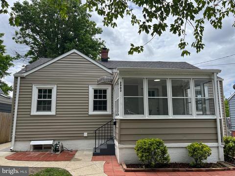 2903 Jamestown Rd, Hyattsville, MD 20782