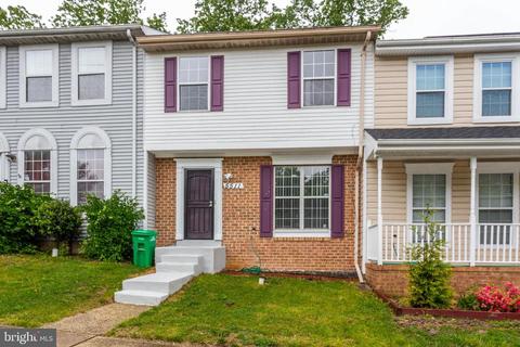 5511 Rosecroft Village Dr, Oxon Hill, MD 20745