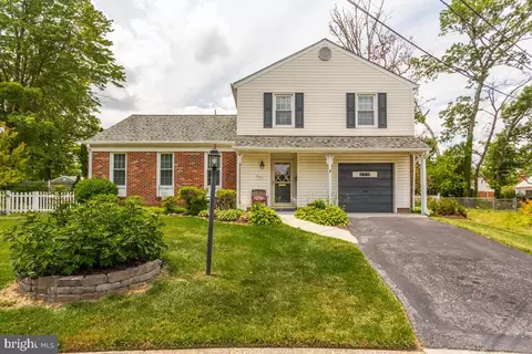 7401 Potomac Ct, New Carrollton, MD 20784