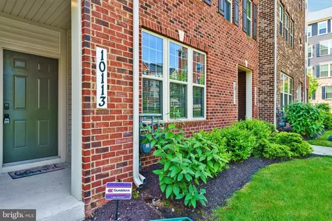 10113 Dorsey Ln #19, Lanham, MD 20706