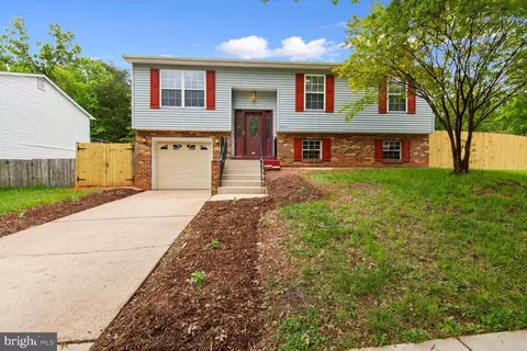8914 Hobart St, Springdale, MD 20774