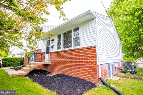 7504 Dover Ln, Lanham, MD 20706