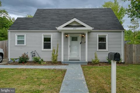 202 N Huron Dr, Oxon Hill, MD 20745