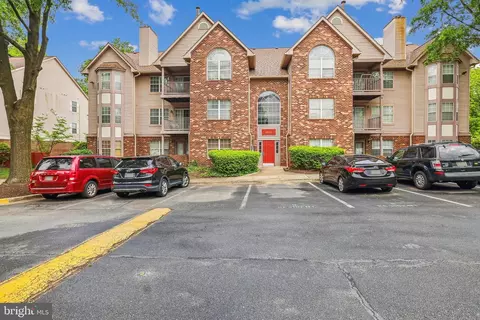 9704 Lake Pointe Ct #304, Marlboro, MD 20774