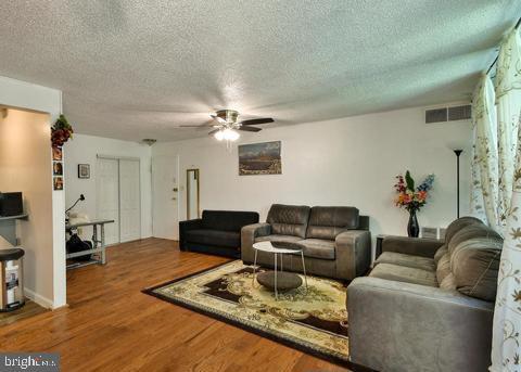 1832 Metzerott Rd #305, Adelphi, MD 20783