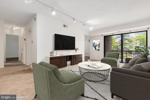 11216 Cherry Hill Rd #214, Beltsville, MD 20705