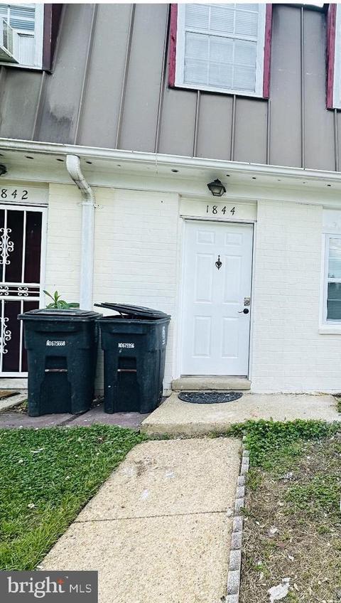 1844 Dutch Village Dr #R-265, Hyattsville, MD 20785