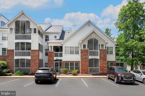 6702 Lake Park Dr #1H, Greenbelt, MD 20770