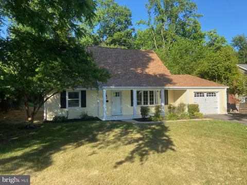 3521 Majestic Ln, Bowie, MD 20715