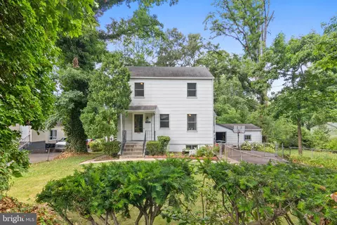9106 Fowler Ln, Lanham, MD 20706