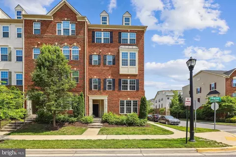 5222 Stream Bank Ln #301A, Greenbelt, MD 20770