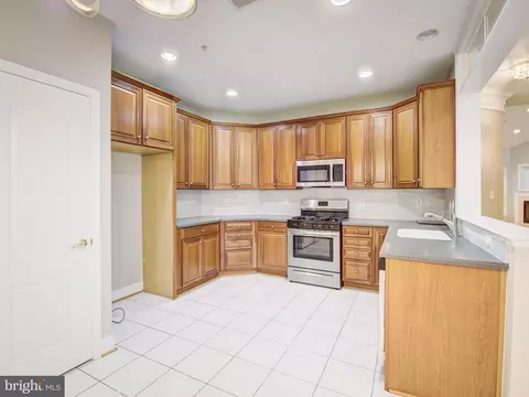13142 Brooktree Ln, Laurel, MD 20707 photo 11