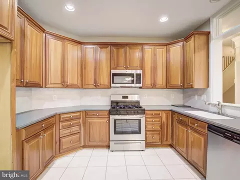 13142 Brooktree Ln, Laurel, MD 20707 photo 13