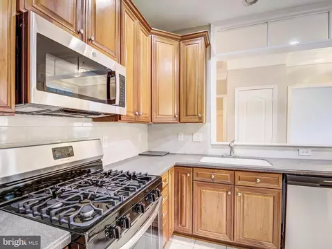 13142 Brooktree Ln, Laurel, MD 20707 photo 16