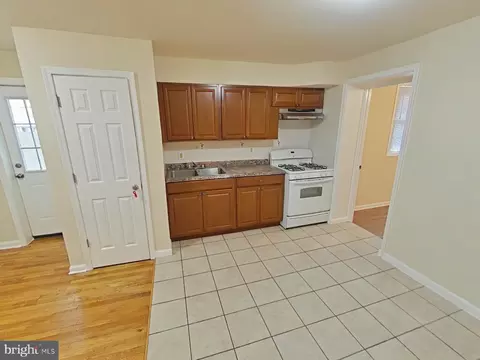 8412 Navahoe Dr, Silver Spring, MD 20903 photo 5
