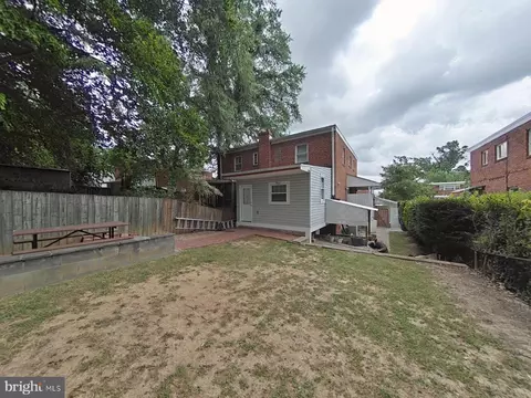 8412 Navahoe Dr, Silver Spring, MD 20903 photo 2