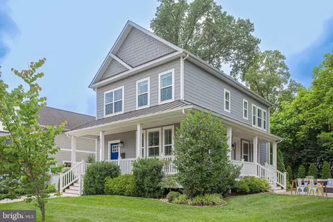 5812 Harrison Ave, Riverdale, MD 20737