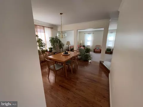 6817 Kerman Rd, Lanham, MD 20706 photo 9