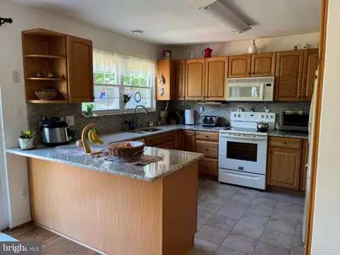6817 Kerman Rd, Lanham, MD 20706 photo 11