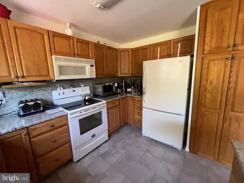 6817 Kerman Rd, Lanham, MD 20706 photo 12