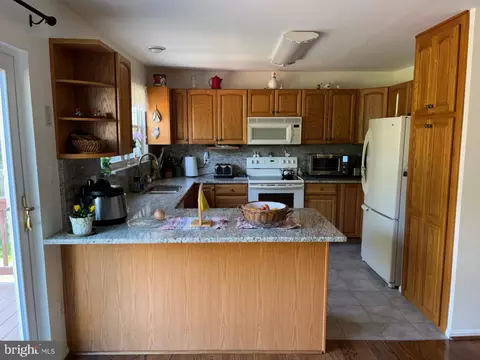 6817 Kerman Rd, Lanham, MD 20706 photo 13