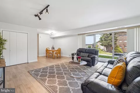 7525 Riverdale Rd #1802, New Carrollton, MD 20784
