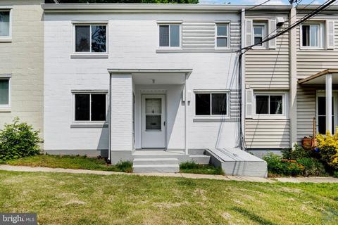 4 B Crescent Rd #B, Greenbelt, MD 20770