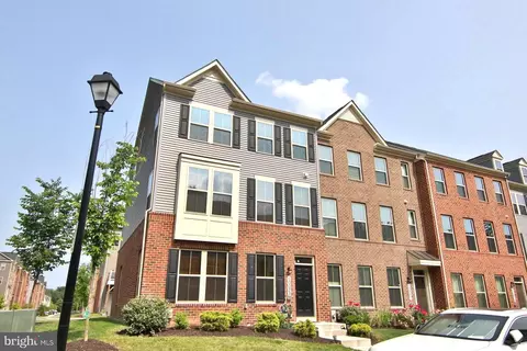 10023 Dorsey Ln, Lanham, MD 20706
