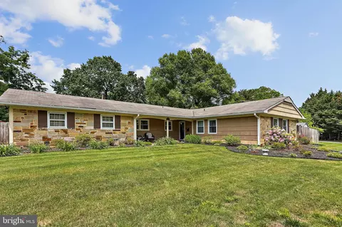 1300 Palmyra Ln, Bowie, MD 20716
