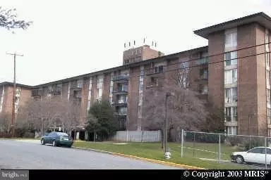 6011 Emerson St #606, Bladensburg, MD 20710