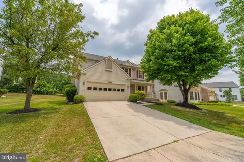 8806 Bovelder Dr, Laurel, MD 20708
