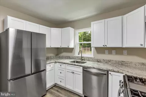 9337 Alcona St, Lanham, MD 20706 photo 8