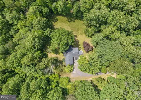 7809 Chestnut Ln, Bowie, MD 20715