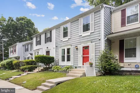 1206 Patriot Ln, Bowie, MD 20716