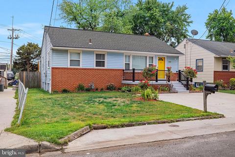 9025 2nd St, Lanham, MD 20706 photo 4