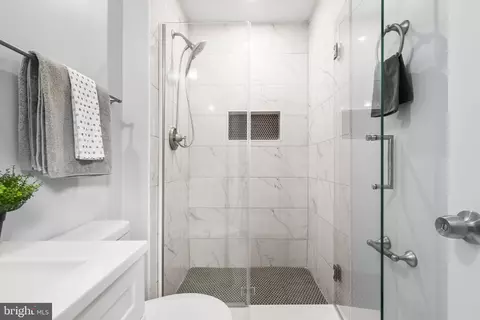 6617 Greenland St, Riverdale, MD 20737