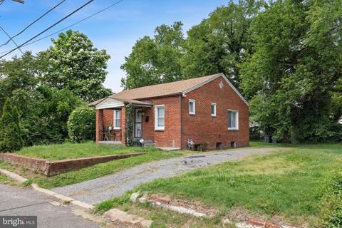 5604 Davey St, Capitol Heights, MD 20743
