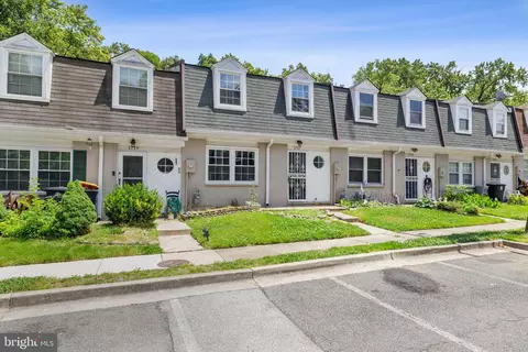 1717 Dutch Village Dr #M-398, Hyattsville, MD 20785