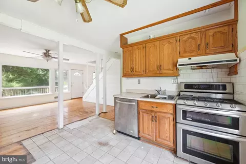 10410 Truxton Rd, Adelphi, MD 20783 photo 12