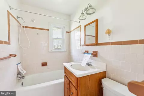 10410 Truxton Rd, Adelphi, MD 20783 photo 9