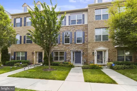 9808 Smithview Pl, Lanham, MD 20706