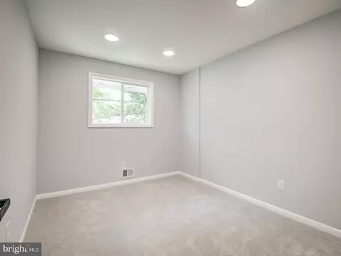 9214 Rolling View Dr, Lanham, MD 20706 photo 24