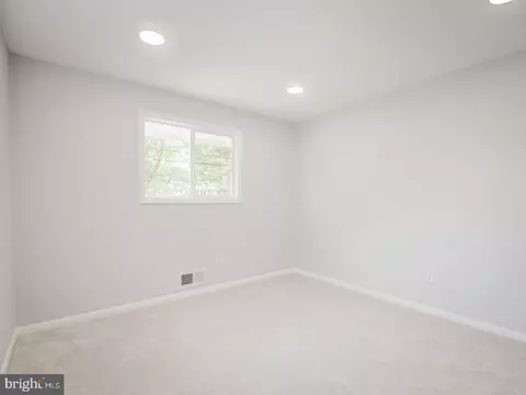 9214 Rolling View Dr, Lanham, MD 20706 photo 29