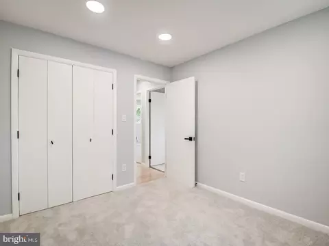 9214 Rolling View Dr, Lanham, MD 20706 photo 26