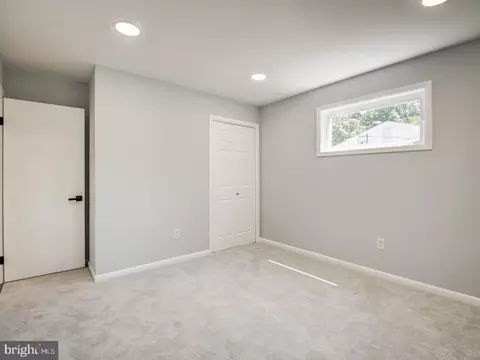 9214 Rolling View Dr, Lanham, MD 20706 photo 31