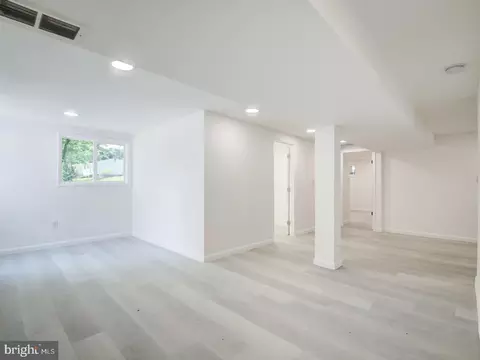 9214 Rolling View Dr, Lanham, MD 20706 photo 42