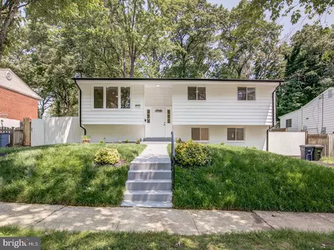 9214 Rolling View Dr, Lanham, MD 20706 photo 4