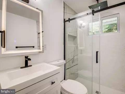 9214 Rolling View Dr, Lanham, MD 20706 photo 37