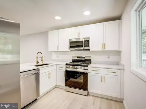 9214 Rolling View Dr, Lanham, MD 20706 photo 18