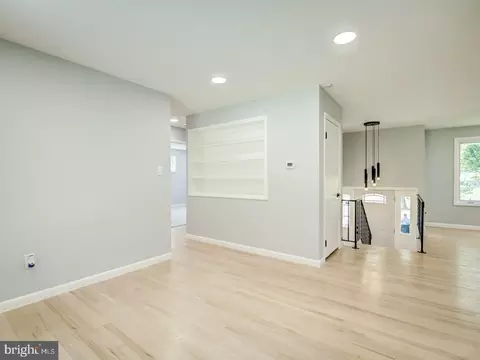 9214 Rolling View Dr, Lanham, MD 20706 photo 17